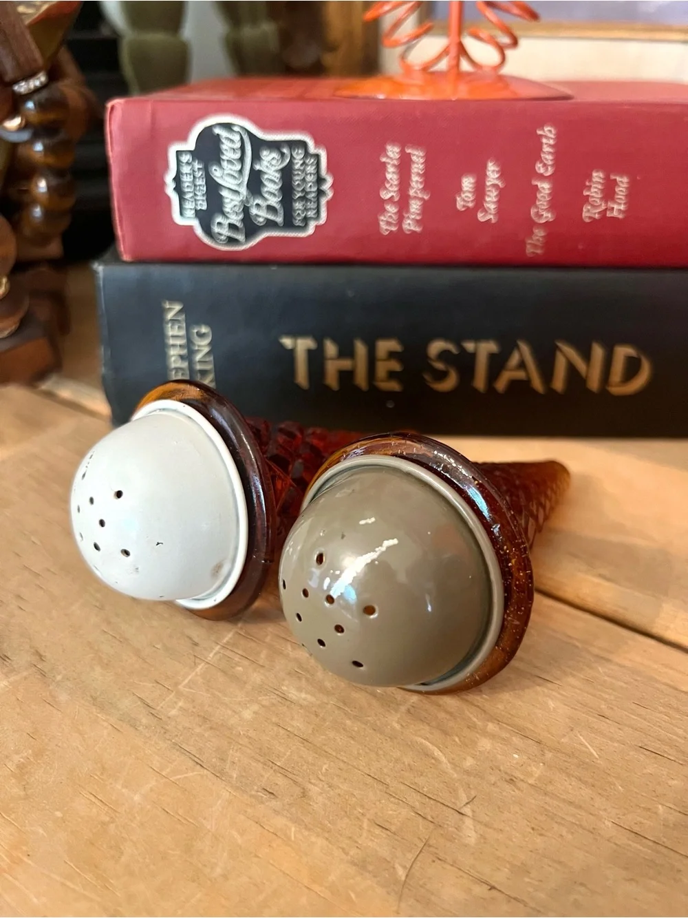 Vintage 1940s 50s Amber Glass ICE CREAM CONE Parlor Salt & Pepper Shakers Set